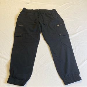 NWOT Banana Republic - Cargo Pants Size Large Black